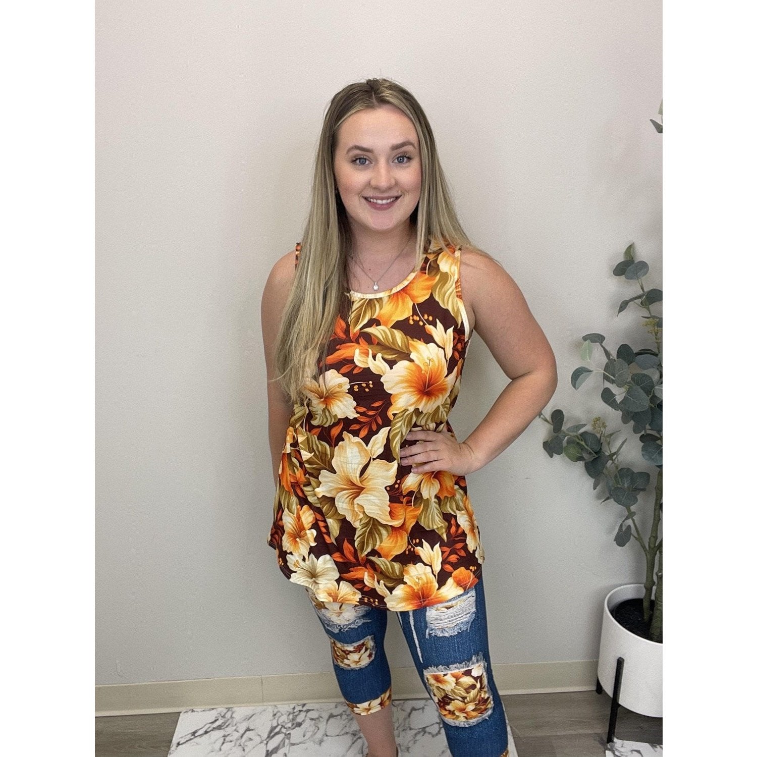 Outfit Golden Hour Flowy Tank Top with capri PeekaBoo Jeans Back Pockets