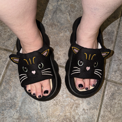 Black Cat Cozy Slide Slippers – Cute Kawaii Indoor Comfort Sandals