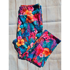 Pink Orange Hibiscus Bloom Capri Leggings – Paradise in Every Step