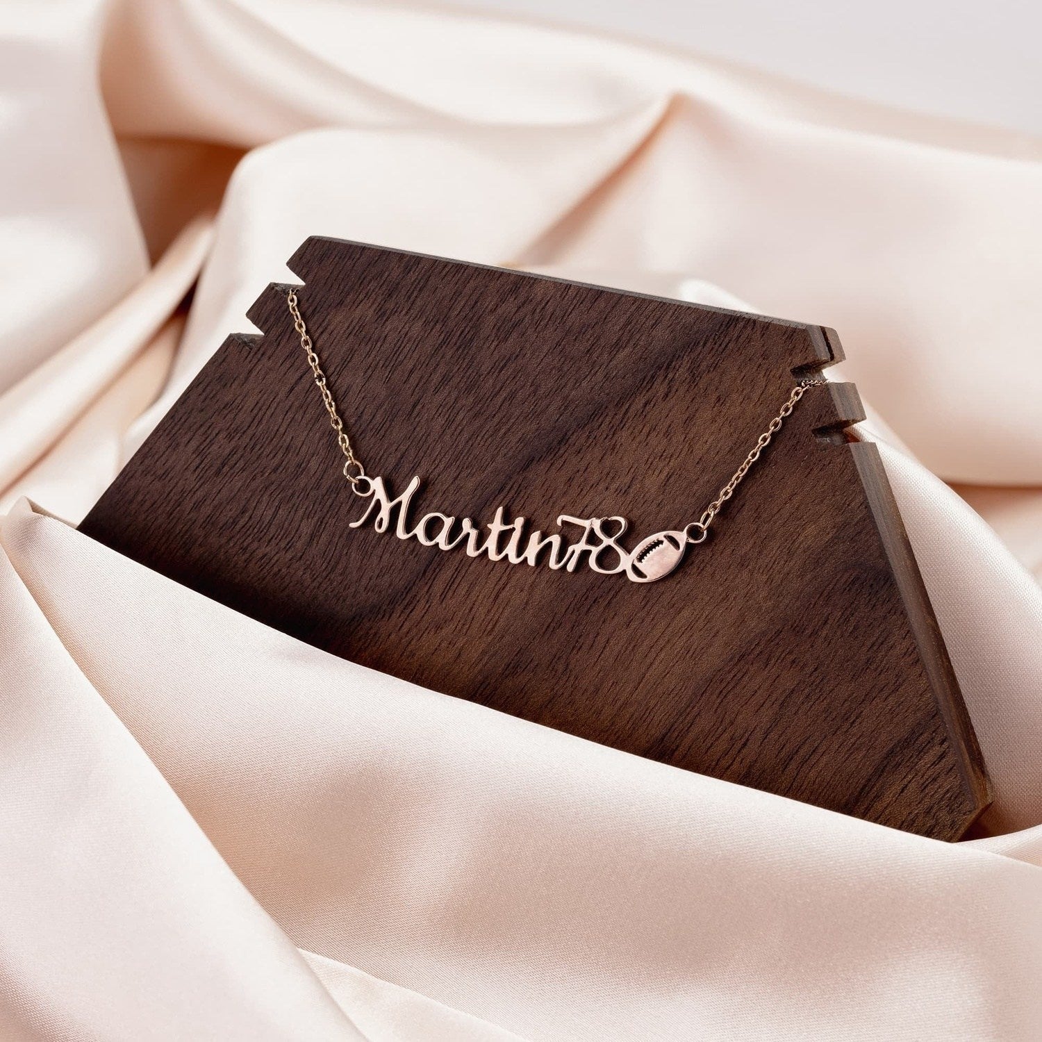 Personized Sports Mom Name Necklace